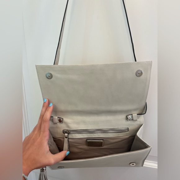 Valentino White Crossbody Bag GUC - Picture 4 of 6